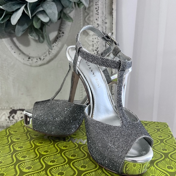 Giani Bini Shoes - Gianni Bini Metallic Silver Platform Heels.